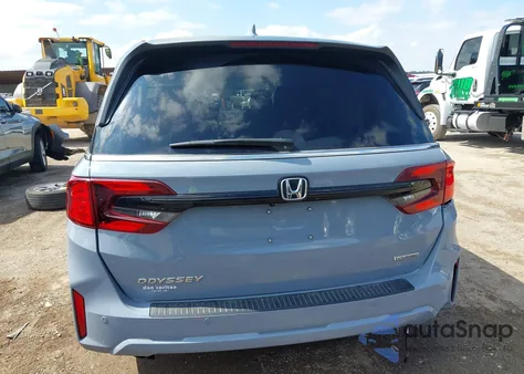 2025 Honda Odyssey Touring z USA, uszkodzony, nr VIN 5FNRL6H82SB002011